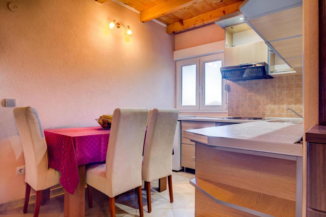 Apartments Vesna Тиват Екстер'єр фото