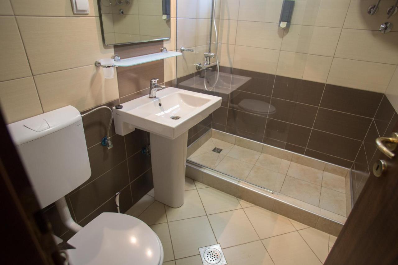 Apartments Vesna Тиват Екстер'єр фото