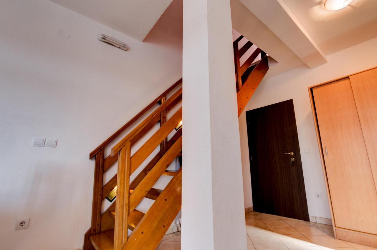 Apartments Vesna Тиват Екстер'єр фото