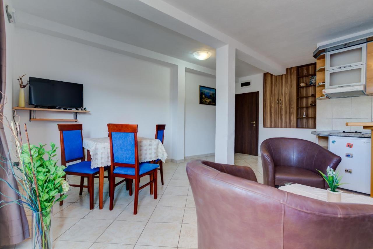 Apartments Vesna Тиват Екстер'єр фото