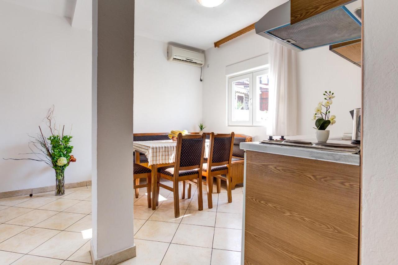 Apartments Vesna Тиват Екстер'єр фото