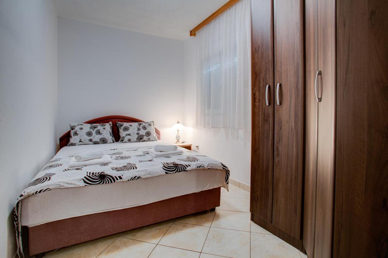 Apartments Vesna Тиват Екстер'єр фото