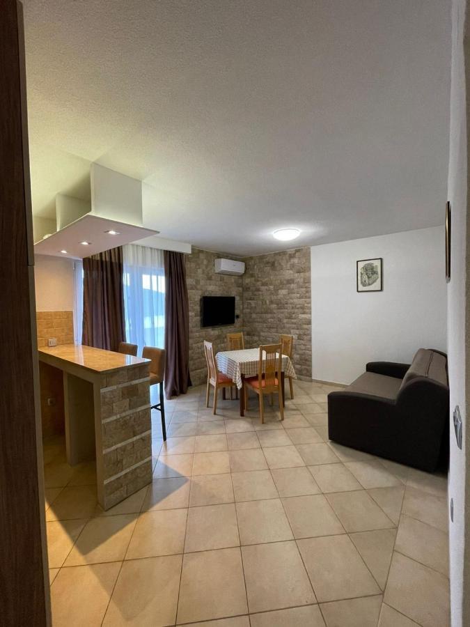 Apartments Vesna Тиват Екстер'єр фото