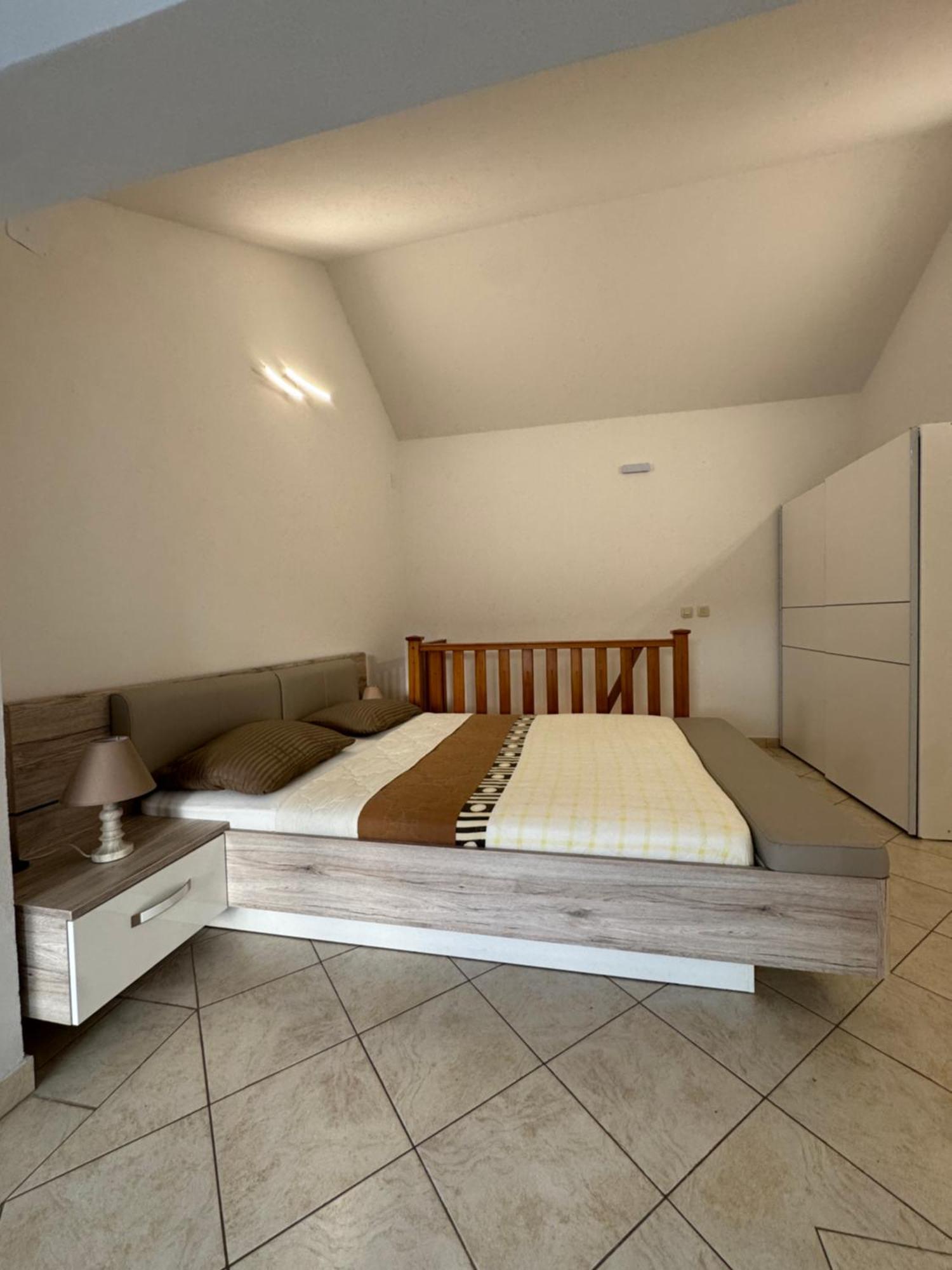 Apartments Vesna Тиват Екстер'єр фото